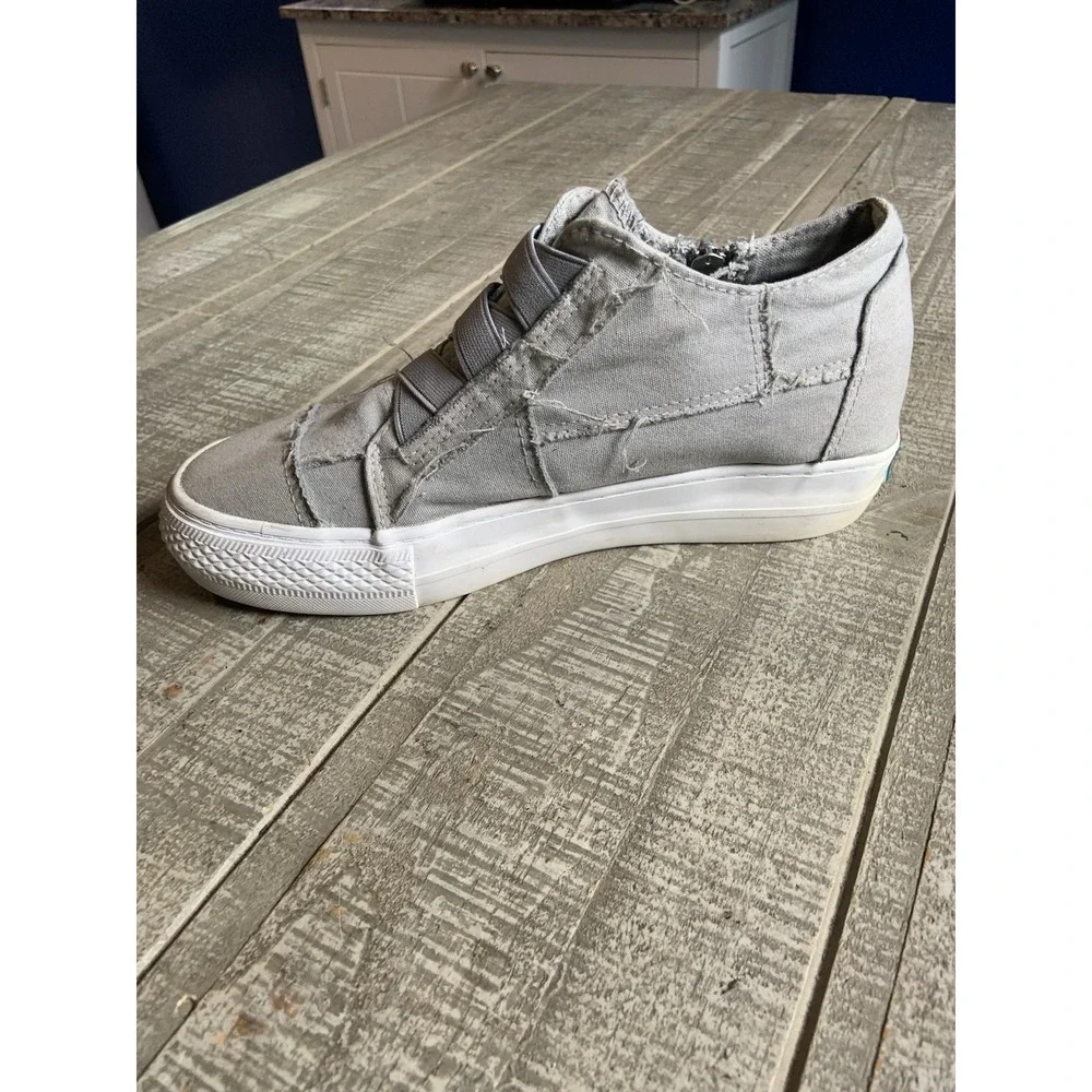 Blowfish Malibu Gray Slip-On Sneakers Side Zipper Low Top Solid Women's Size 7